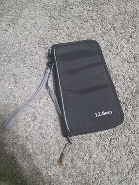 L.L. Bean Black Travel Wristlet Organizer